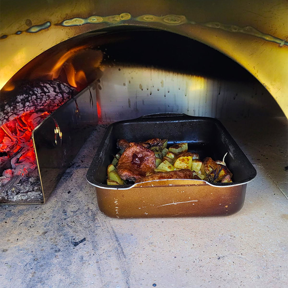 La distribuzione uniforme del calore nel Forno a legna Alfonso 4 Pizze